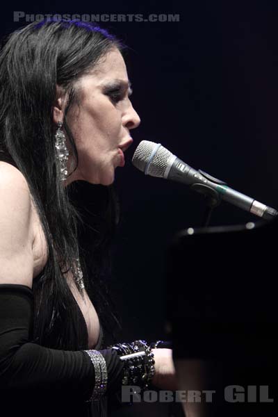DIAMANDA GALAS - 2010-06-04 - PARIS - Espace Charlie Parker - Grande Halle - 